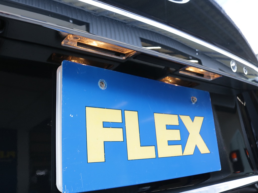 令和６年式ハイエースワゴンＧＬ４ＷＤファミリーに好評のリラクシングシートアレンジ施工済み！オリジナルフロントスポイラーオリジナル１７インチアルミオリジナルＬＥＤテールアルパインＢＩＧ－Ｘ１１インチ装備