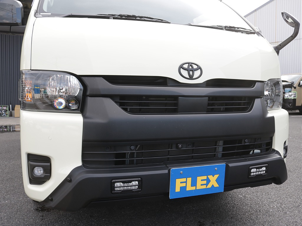 令和４年式ハイエースワゴンＧＬ４ＷＤファミリーに好評のアレンジＡＳシートアレンジ入庫！廃盤カラーライトイエローブラックエディション！エクストリームＪ１６インチアルミパナソニック９インチナビ装備！！