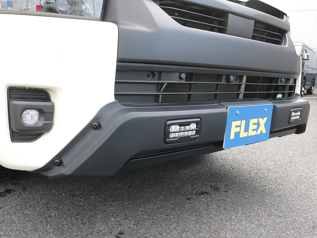 令和４年式ハイエースワゴンＧＬ４ＷＤファミリーに好評のアレンジＡＳシートアレンジ入庫！廃盤カラーライトイエローブラックエディション！エクストリームＪ１６インチアルミパナソニック９インチナビ装備！！