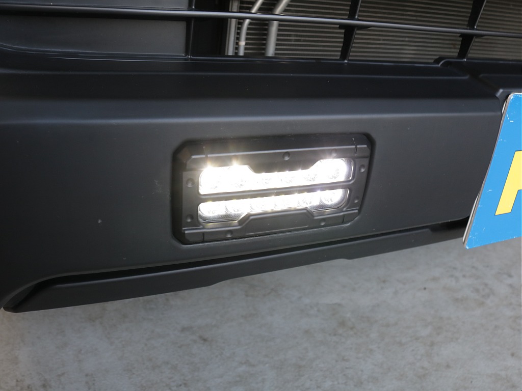 令和４年式ハイエースワゴンＧＬ４ＷＤファミリーに好評のアレンジＡＳシートアレンジ入庫！廃盤カラーライトイエローブラックエディション！エクストリームＪ１６インチアルミパナソニック９インチナビ装備！！