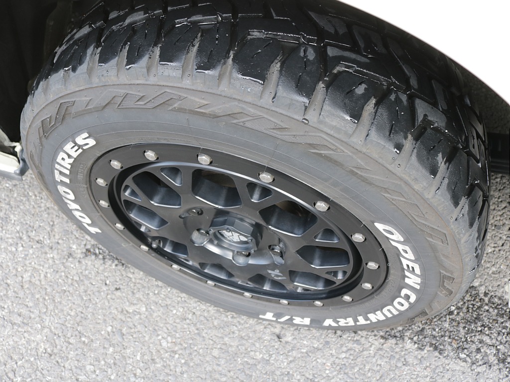 令和４年式ハイエースワゴンＧＬ４ＷＤファミリーに好評のアレンジＡＳシートアレンジ入庫！廃盤カラーライトイエローブラックエディション！エクストリームＪ１６インチアルミパナソニック９インチナビ装備！！