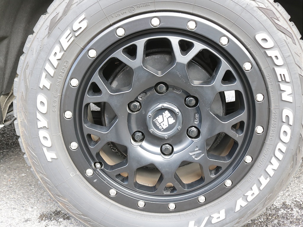 令和４年式ハイエースワゴンＧＬ４ＷＤファミリーに好評のアレンジＡＳシートアレンジ入庫！廃盤カラーライトイエローブラックエディション！エクストリームＪ１６インチアルミパナソニック９インチナビ装備！！