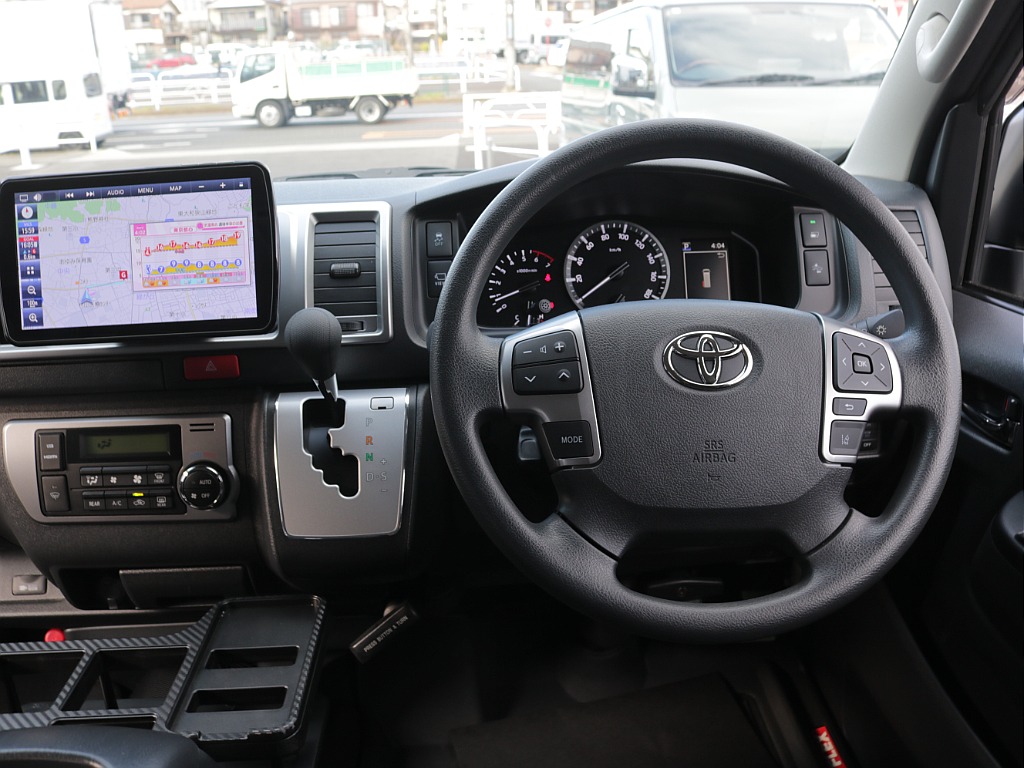 令和４年式ハイエースワゴンＧＬ４ＷＤファミリーに好評のアレンジＡＳシートアレンジ入庫！廃盤カラーライトイエローブラックエディション！エクストリームＪ１６インチアルミパナソニック９インチナビ装備！！