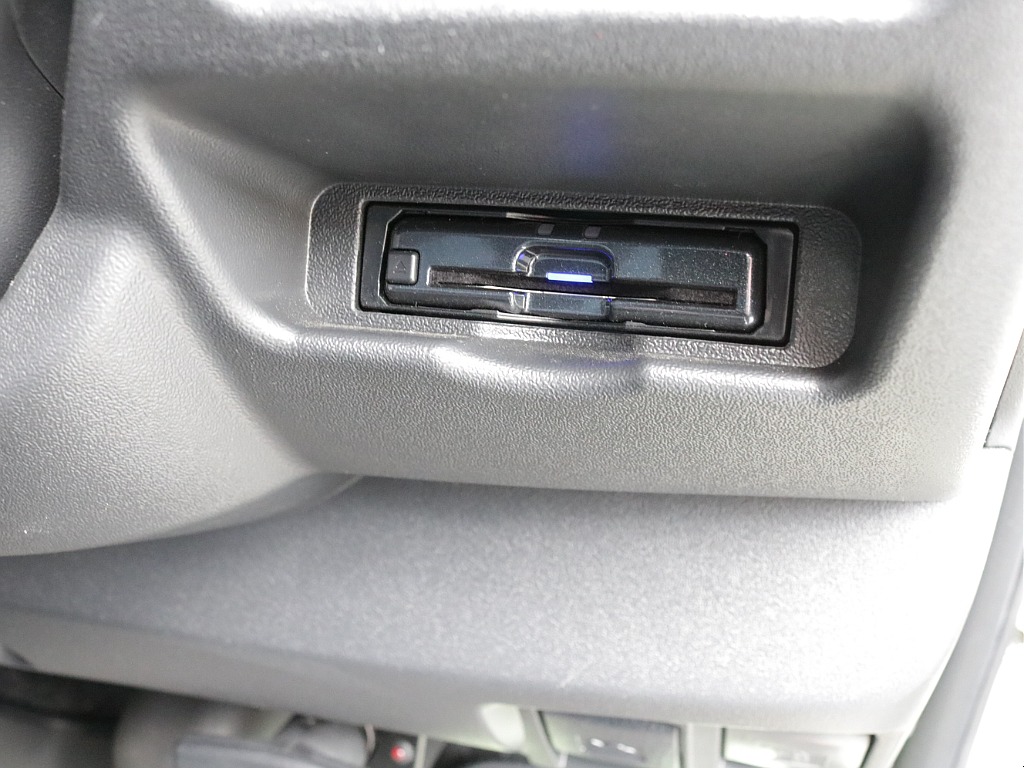 令和４年式ハイエースワゴンＧＬ４ＷＤファミリーに好評のアレンジＡＳシートアレンジ入庫！廃盤カラーライトイエローブラックエディション！エクストリームＪ１６インチアルミパナソニック９インチナビ装備！！