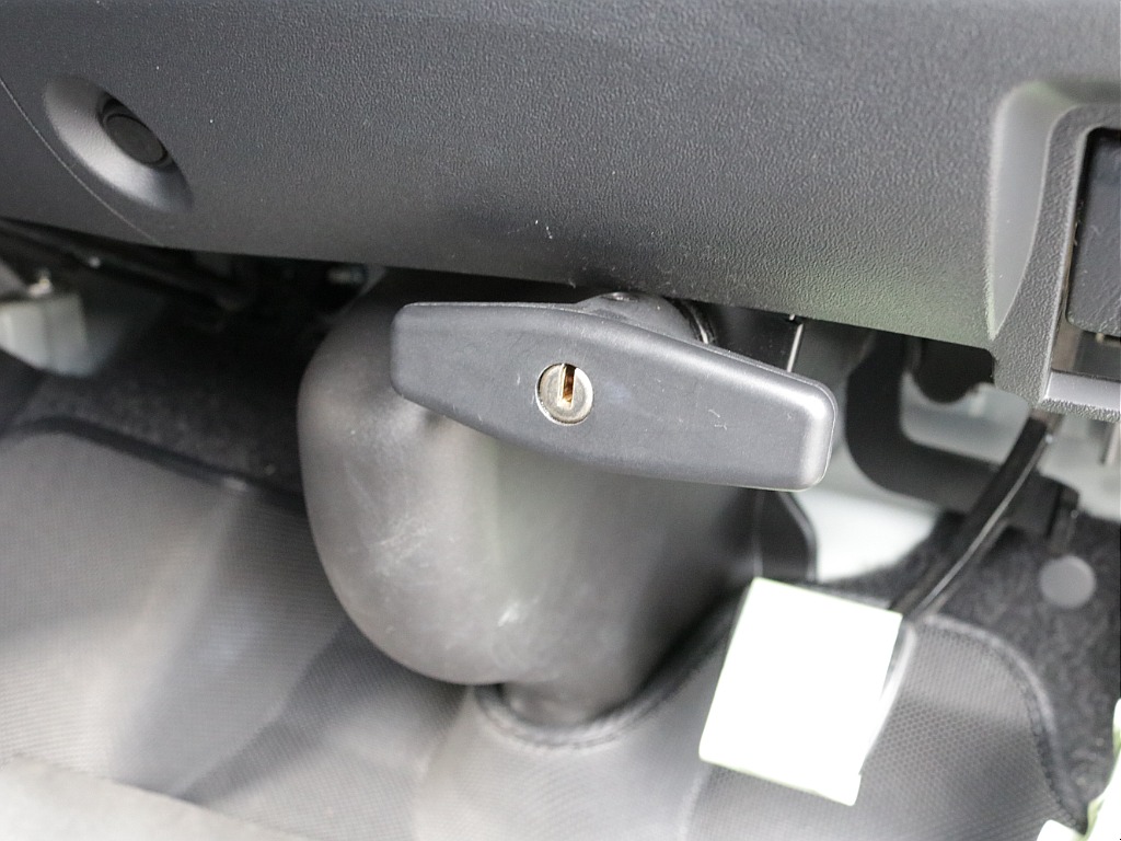 令和４年式ハイエースワゴンＧＬ４ＷＤファミリーに好評のアレンジＡＳシートアレンジ入庫！廃盤カラーライトイエローブラックエディション！エクストリームＪ１６インチアルミパナソニック９インチナビ装備！！