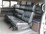 令和４年式ハイエースワゴンＧＬ４ＷＤファミリーに好評のアレンジＡＳシートアレンジ入庫！廃盤カラーライトイエローブラックエディション！エクストリームＪ１６インチアルミパナソニック９インチナビ装備！！