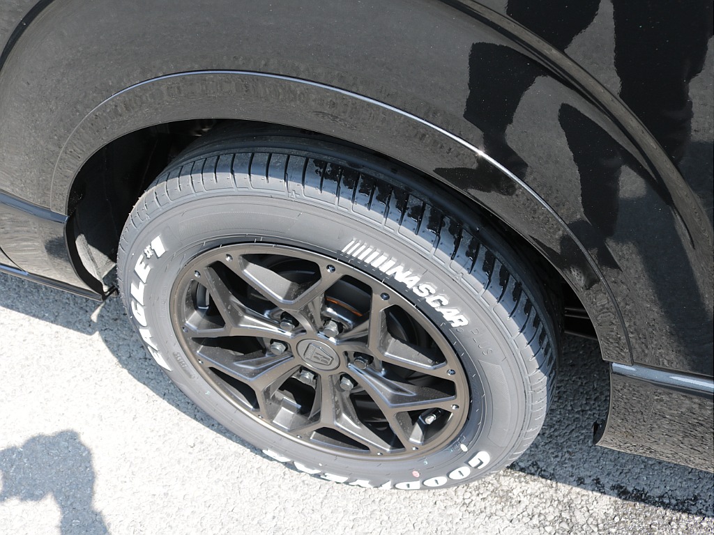 新車９型モデルダークプライムⅡ２０００ガソリン２WDカスタム車両入庫！！オリジナルフロントスポイラーオリジナル１７インチアルミオリジナルＬＥＤテールライトオリジナルオーバーフェンダーオリジナルベット！