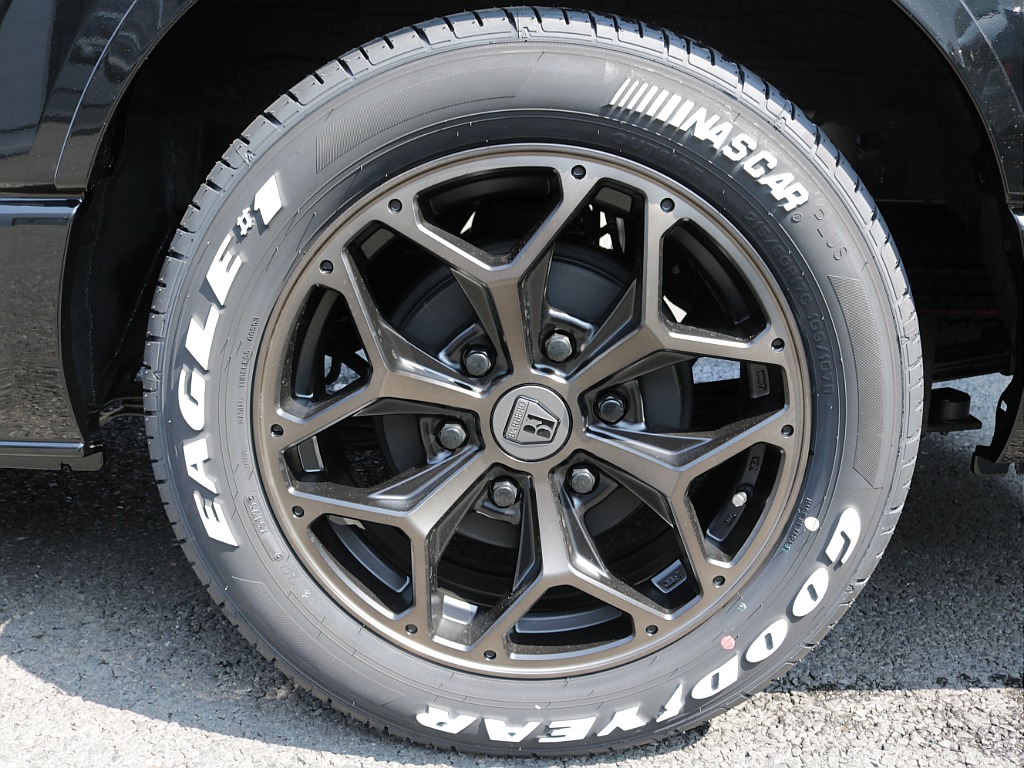 新車９型モデルダークプライムⅡ２０００ガソリン２WDカスタム車両入庫！！オリジナルフロントスポイラーオリジナル１７インチアルミオリジナルＬＥＤテールライトオリジナルオーバーフェンダーオリジナルベット！