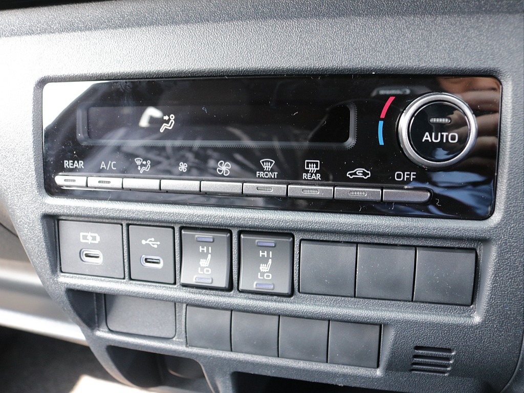 新車９型モデルダークプライムⅡ２０００ガソリン２WDカスタム車両入庫！！オリジナルフロントスポイラーオリジナル１７インチアルミオリジナルＬＥＤテールライトオリジナルオーバーフェンダーオリジナルベット！