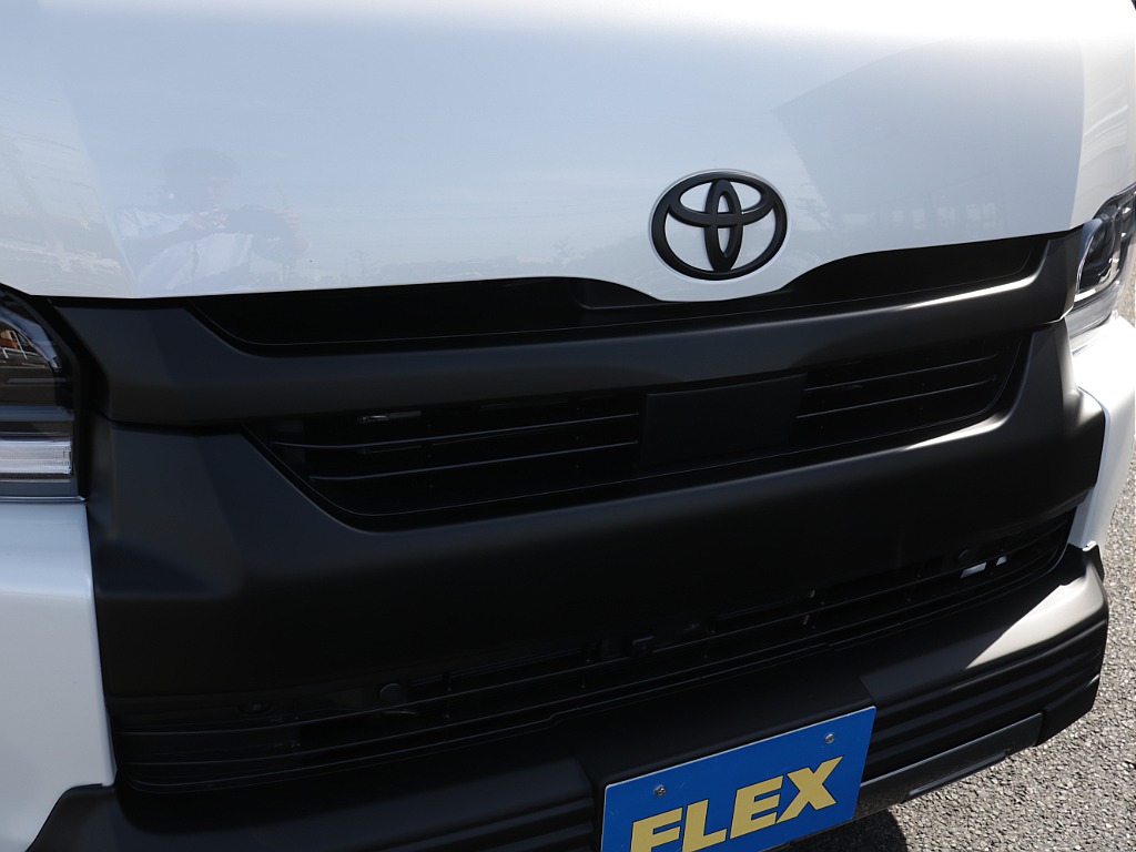 新車ワゴンＧＬファミリーに好評のファミリアシートアレンジ施工車両入庫！オリジナルフロントバンパーオリジナルオーバーフェンダーオリジナルＬＥＤテールオリジナル１６インチアルミグラントレック１６インチ装備