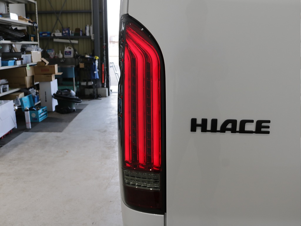 新車ワゴンＧＬファミリーに好評のファミリアシートアレンジ施工車両入庫！オリジナルフロントバンパーオリジナルオーバーフェンダーオリジナルＬＥＤテールオリジナル１６インチアルミグラントレック１６インチ装備