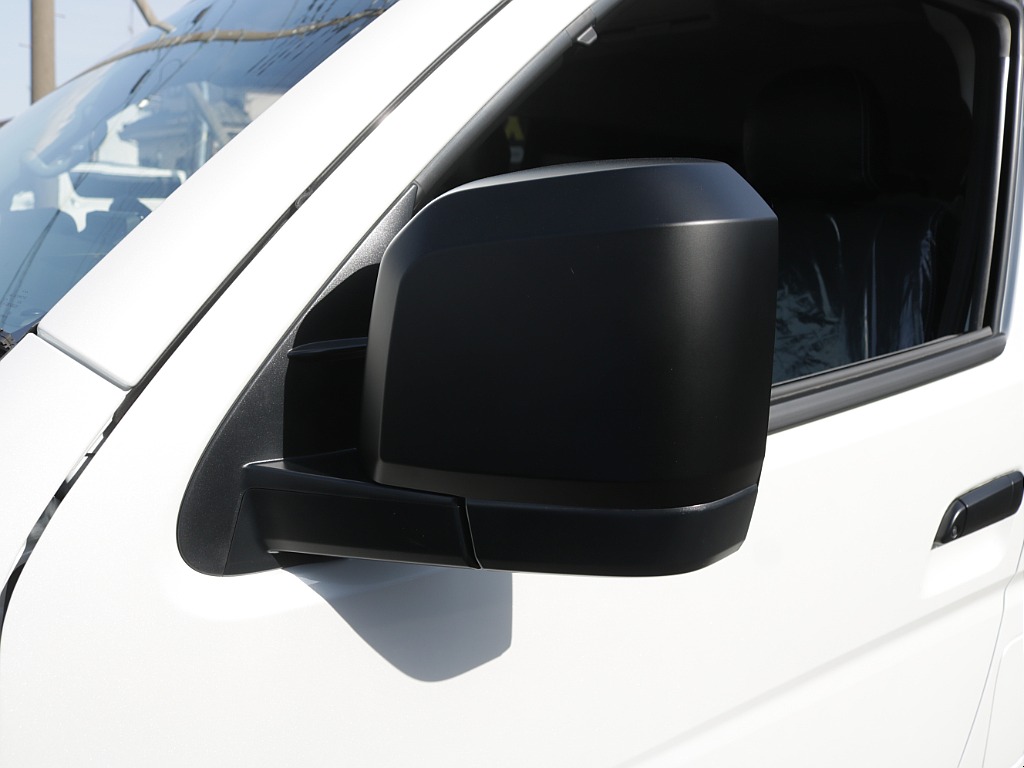 新車ワゴンＧＬファミリーに好評のファミリアシートアレンジ施工車両入庫！オリジナルフロントバンパーオリジナルオーバーフェンダーオリジナルＬＥＤテールオリジナル１６インチアルミグラントレック１６インチ装備