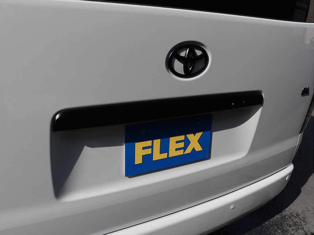 新車ワゴンＧＬファミリーに好評のファミリアシートアレンジ施工車両入庫！オリジナルフロントバンパーオリジナルオーバーフェンダーオリジナルＬＥＤテールオリジナル１６インチアルミグラントレック１６インチ装備