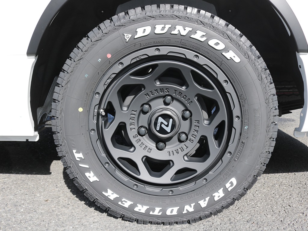 新車ワゴンＧＬファミリーに好評のファミリアシートアレンジ施工車両入庫！オリジナルフロントバンパーオリジナルオーバーフェンダーオリジナルＬＥＤテールオリジナル１６インチアルミグラントレック１６インチ装備