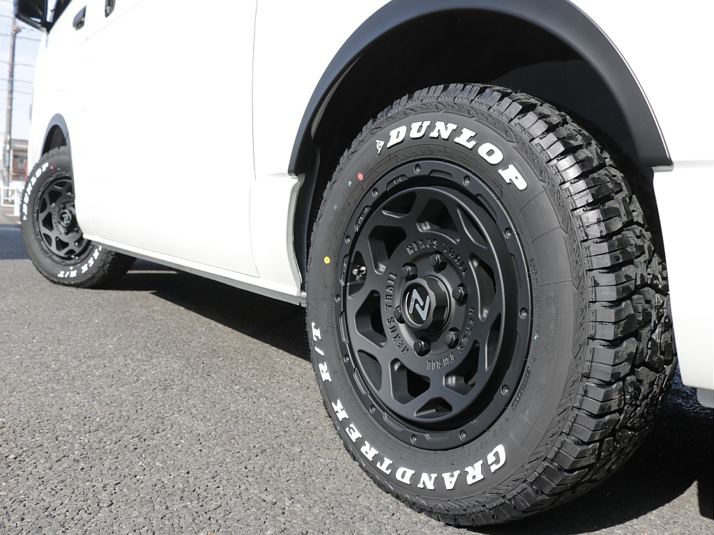 新車ワゴンＧＬファミリーに好評のファミリアシートアレンジ施工車両入庫！オリジナルフロントバンパーオリジナルオーバーフェンダーオリジナルＬＥＤテールオリジナル１６インチアルミグラントレック１６インチ装備