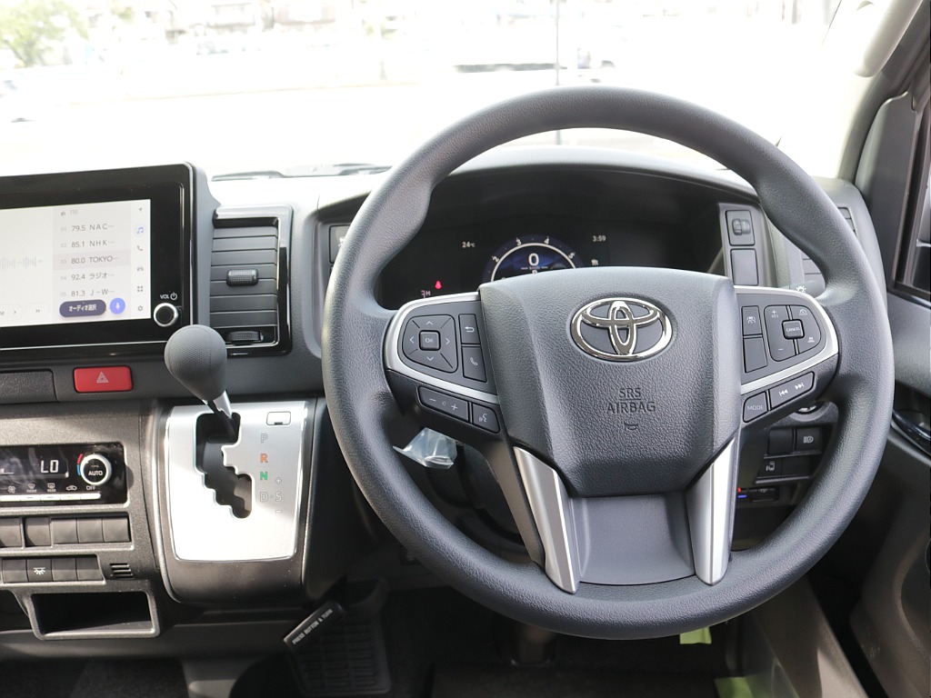 新車ワゴンＧＬファミリーに好評のファミリアシートアレンジ施工車両入庫！オリジナルフロントバンパーオリジナルオーバーフェンダーオリジナルＬＥＤテールオリジナル１６インチアルミグラントレック１６インチ装備