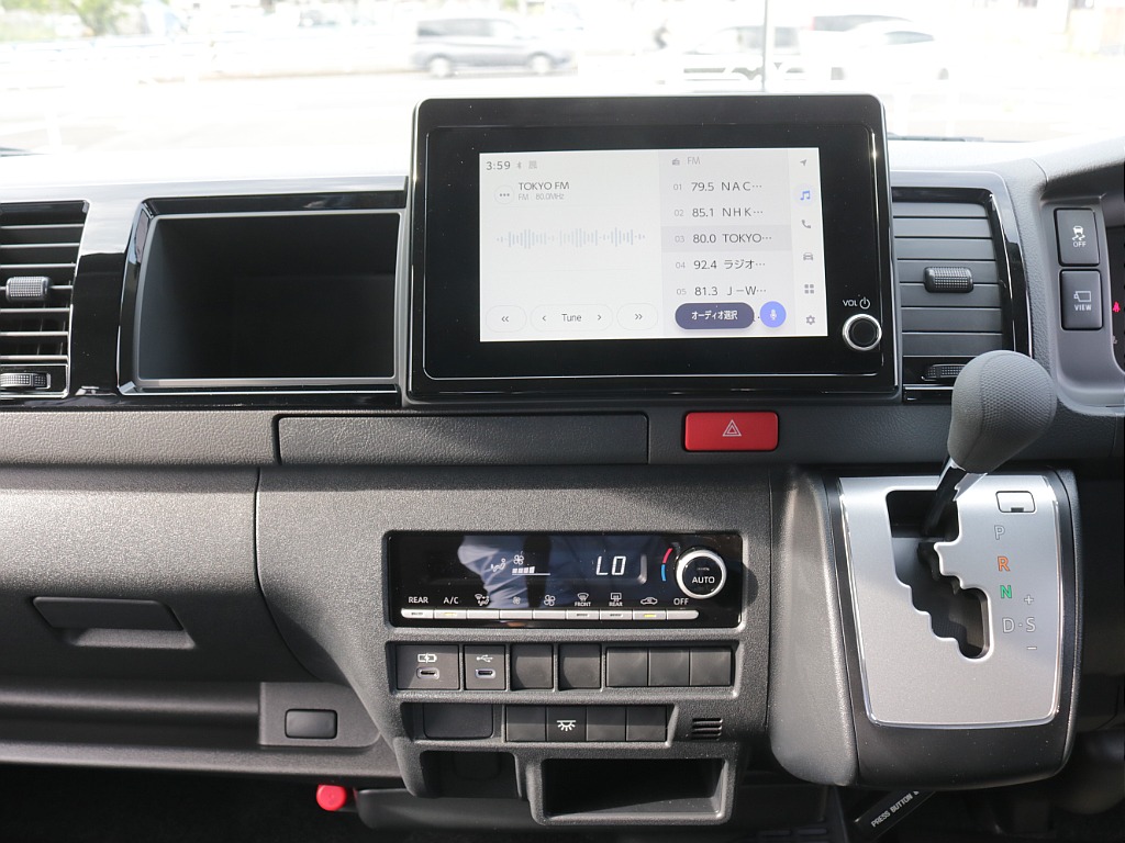 新車ワゴンＧＬファミリーに好評のファミリアシートアレンジ施工車両入庫！オリジナルフロントバンパーオリジナルオーバーフェンダーオリジナルＬＥＤテールオリジナル１６インチアルミグラントレック１６インチ装備