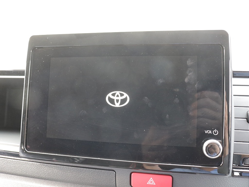 新車ワゴンＧＬファミリーに好評のファミリアシートアレンジ施工車両入庫！オリジナルフロントバンパーオリジナルオーバーフェンダーオリジナルＬＥＤテールオリジナル１６インチアルミグラントレック１６インチ装備