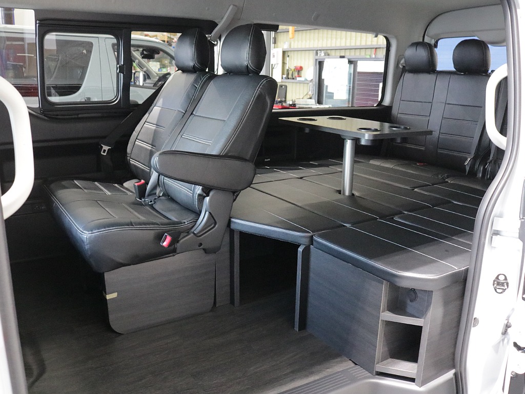 新車ワゴンＧＬファミリーに好評のファミリアシートアレンジ施工車両入庫！オリジナルフロントバンパーオリジナルオーバーフェンダーオリジナルＬＥＤテールオリジナル１６インチアルミグラントレック１６インチ装備