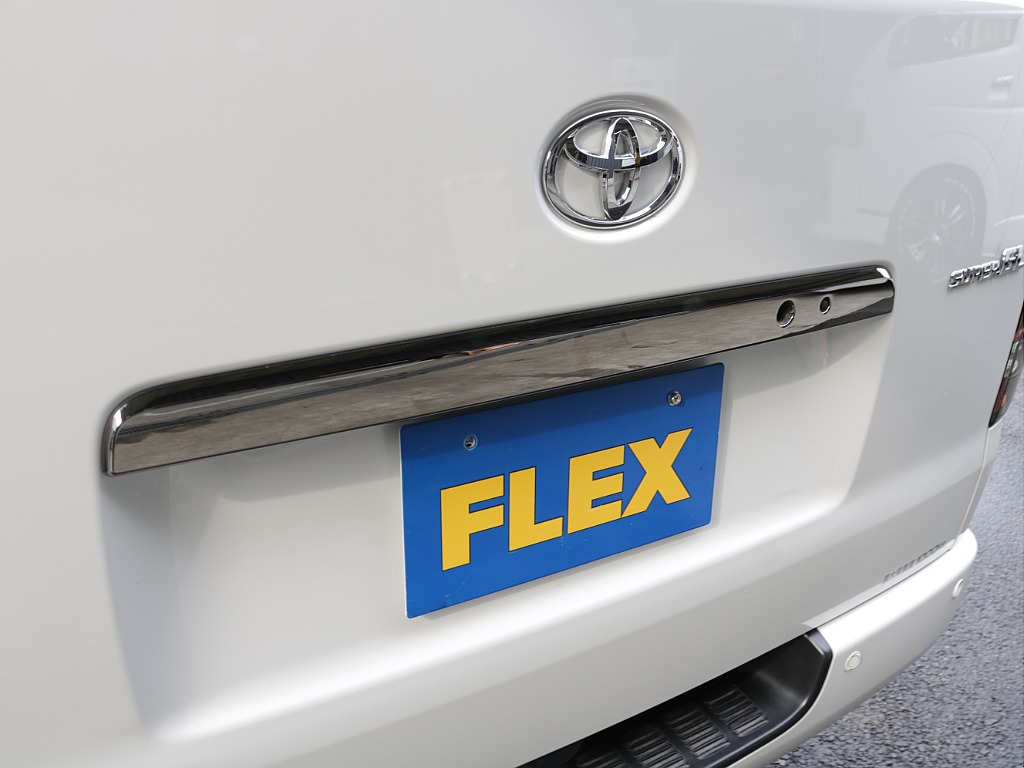 令和６年式ハイエースＶダークプライムⅡ２０００ガソリン２ＷＤカスタム車両入庫！オリジナルフロントスポイラーオリジナルオーバーフェンダーオリジナル１７インチアルミアルパインＢＩＧ－Ｘ１１インチナビ装備！