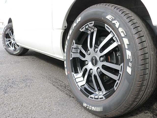 オリジナルデルフ０２　１７インチアルミ装着済み！！