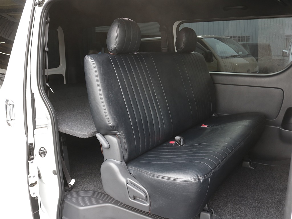 令和６年式ハイエースＶダークプライムⅡ２０００ガソリン２ＷＤカスタム車両入庫！オリジナルフロントスポイラーオリジナルオーバーフェンダーオリジナル１７インチアルミアルパインＢＩＧ－Ｘ１１インチナビ装備！