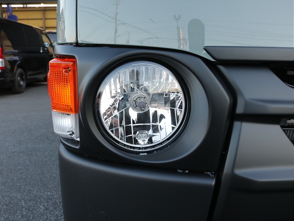 令和８年式アースカラー２８００ディーゼル４WD人気のＲＥクラシック丸目ライトフェイスチェンジ済み！オリジナルフロントバンパーオリジナル１６インチアルミオリジナルＬＥＤテールライトアルパインナビ装備！！