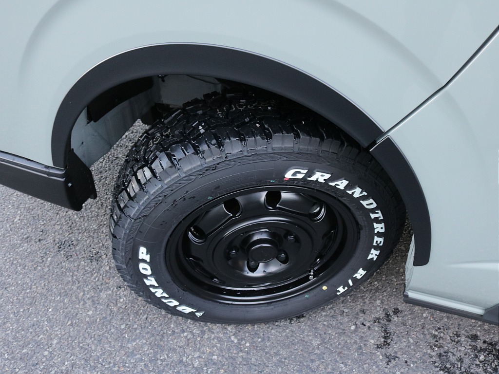 令和８年式アースカラー２８００ディーゼル４WD人気のＲＥクラシック丸目ライトフェイスチェンジ済み！オリジナルフロントバンパーオリジナル１６インチアルミオリジナルＬＥＤテールライトアルパインナビ装備！！