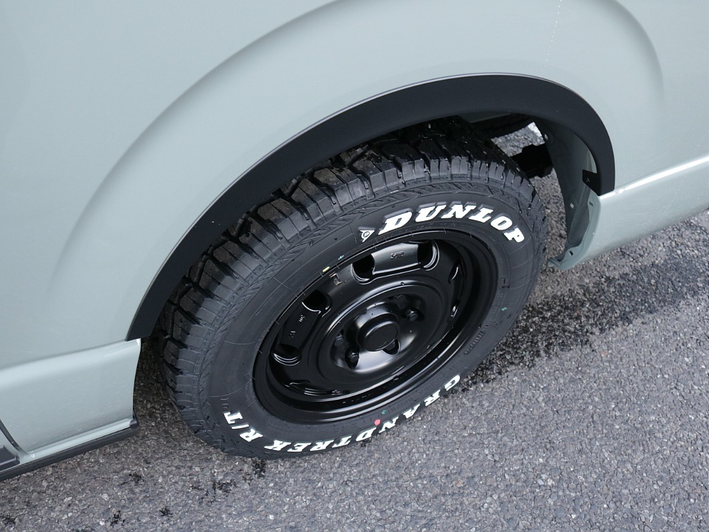 令和８年式アースカラー２８００ディーゼル４WD人気のＲＥクラシック丸目ライトフェイスチェンジ済み！オリジナルフロントバンパーオリジナル１６インチアルミオリジナルＬＥＤテールライトアルパインナビ装備！！