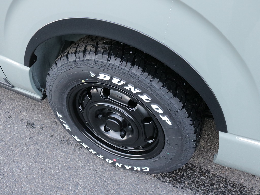 令和８年式アースカラー２８００ディーゼル４WD人気のＲＥクラシック丸目ライトフェイスチェンジ済み！オリジナルフロントバンパーオリジナル１６インチアルミオリジナルＬＥＤテールライトアルパインナビ装備！！