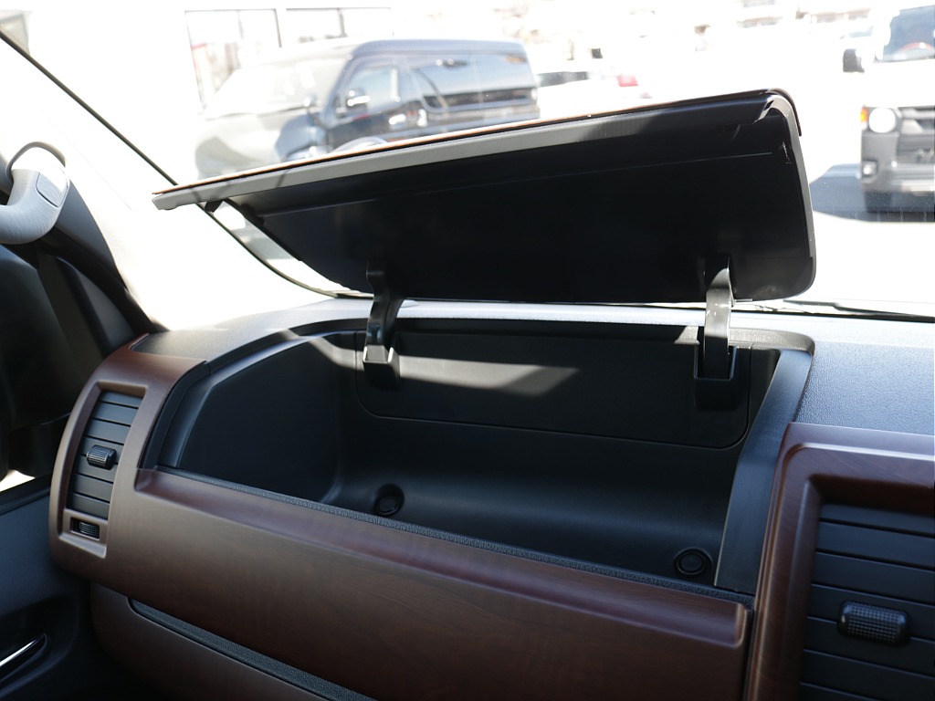 令和８年式アースカラー２８００ディーゼル４WD人気のＲＥクラシック丸目ライトフェイスチェンジ済み！オリジナルフロントバンパーオリジナル１６インチアルミオリジナルＬＥＤテールライトアルパインナビ装備！！