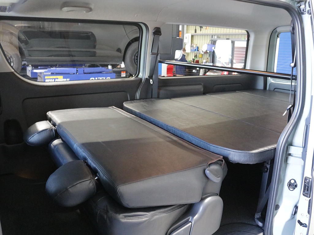 令和８年式アースカラー２８００ディーゼル４WD人気のＲＥクラシック丸目ライトフェイスチェンジ済み！オリジナルフロントバンパーオリジナル１６インチアルミオリジナルＬＥＤテールライトアルパインナビ装備！！