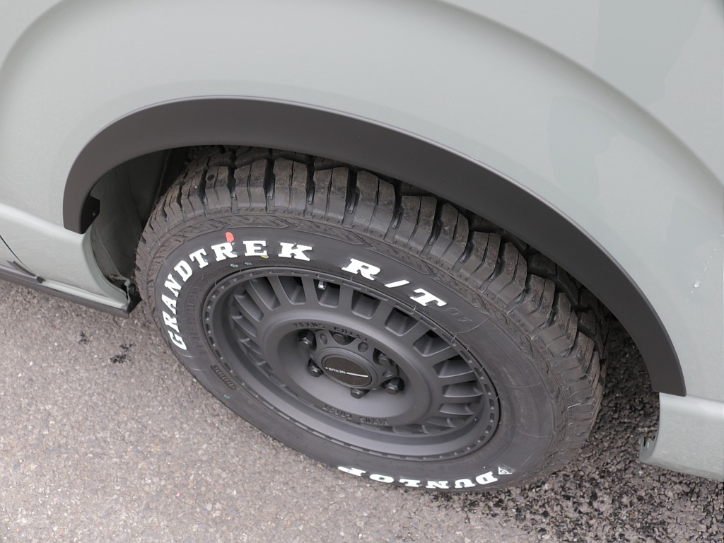 令和８年式アースカラーパッケージ２８００ディーゼル４ＷＤブラックエディション完成！！オリジナルフロントバンパーオリジナルオーバーフェンダーオリジナル１６インチアルミＢＩＧ－Ｘ１１インチナビＥＴＣ２．０