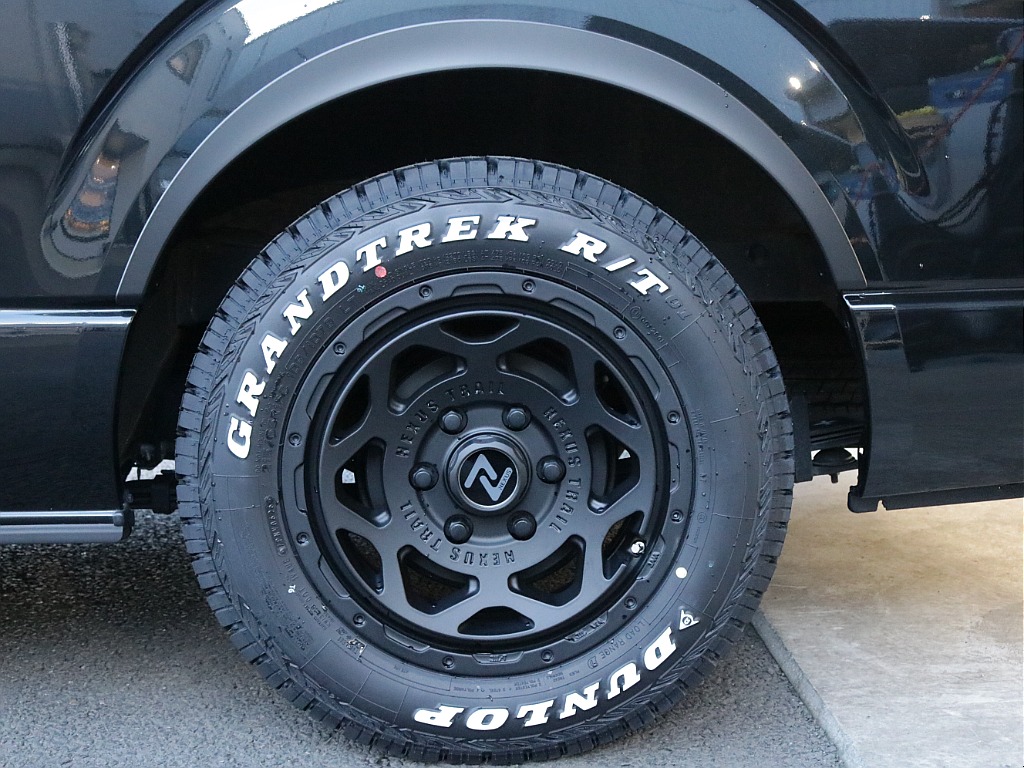 令和７年式ダークプライムＳ２８００ディーゼル４ＷＤカスタム車両入庫！オリジナルフロントバンパーオリジナルオーバーフェンダーオリジナルＬＥＤテールライトオリジナル１６インチアルミＢＩＧ－Ｘ１１インチナビ