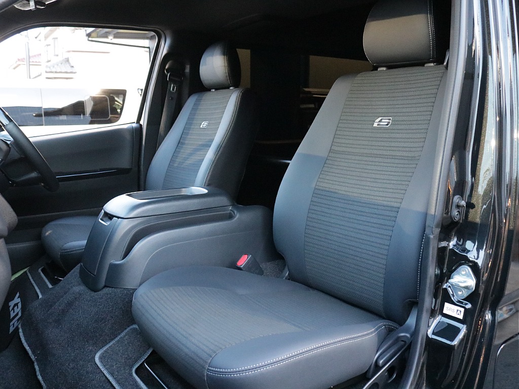 令和７年式ダークプライムＳ２８００ディーゼル４ＷＤカスタム車両入庫！オリジナルフロントバンパーオリジナルオーバーフェンダーオリジナルＬＥＤテールライトオリジナル１６インチアルミＢＩＧ－Ｘ１１インチナビ