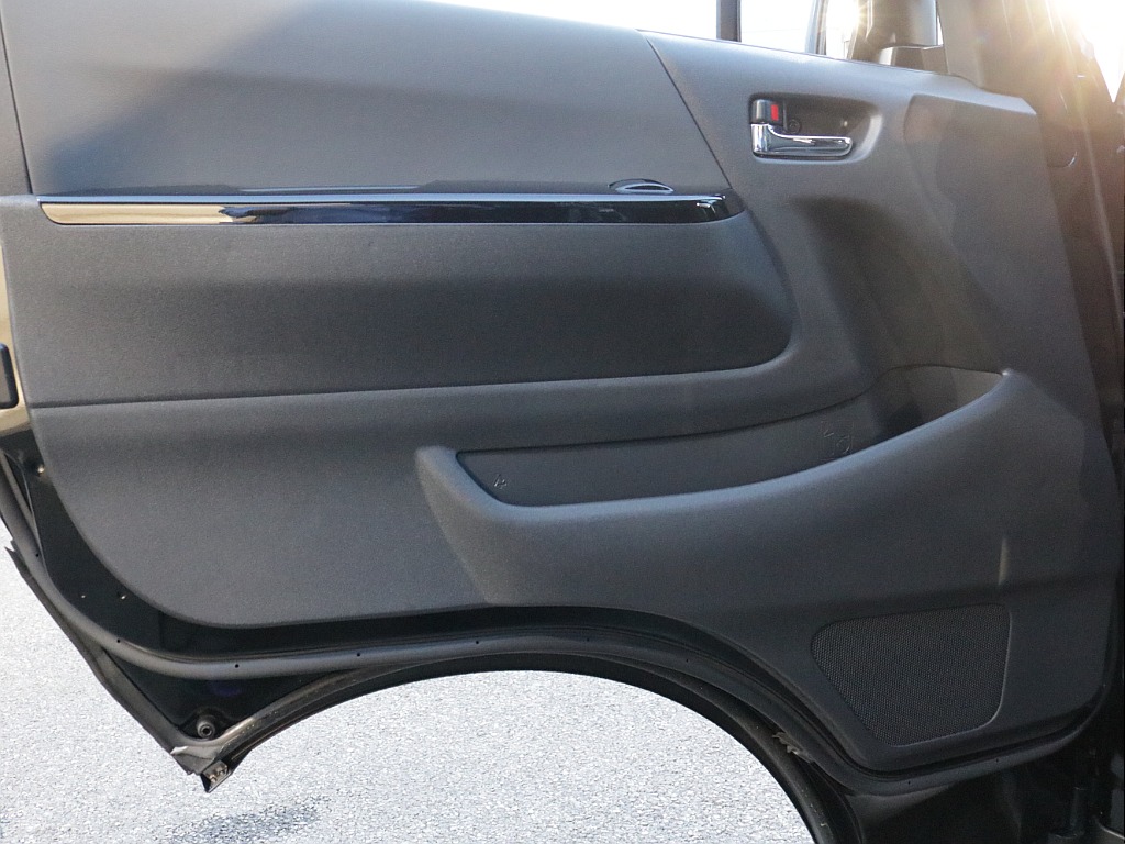 令和７年式ダークプライムＳ２８００ディーゼル４ＷＤカスタム車両入庫！オリジナルフロントバンパーオリジナルオーバーフェンダーオリジナルＬＥＤテールライトオリジナル１６インチアルミＢＩＧ－Ｘ１１インチナビ