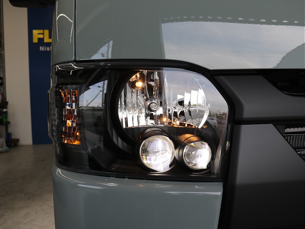 令和８年式ハイエースVアースカラーパッケージ２８００ディーゼル４WDブラックエディション完成！新品オリジナルバンパー新品オリジナル１６インチアルミ新品１６インチタイヤ新品オリジナルテールベットKIT