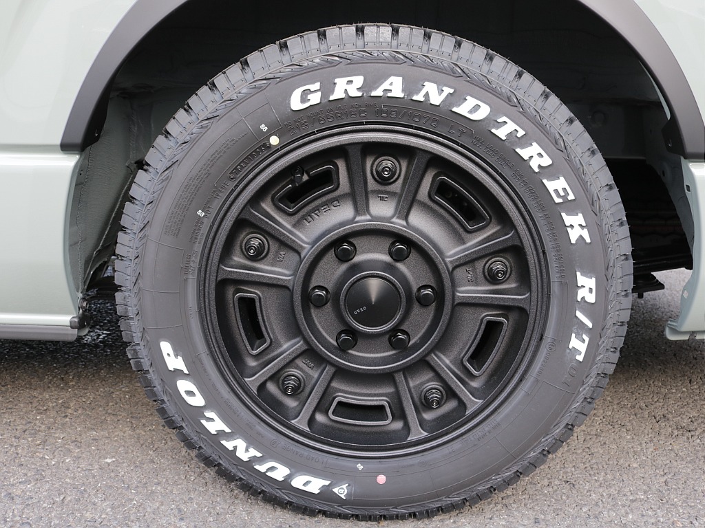 令和８年式ハイエースVアースカラーパッケージ２８００ディーゼル４WDブラックエディション完成！新品オリジナルバンパー新品オリジナル１６インチアルミ新品１６インチタイヤ新品オリジナルテールベットKIT