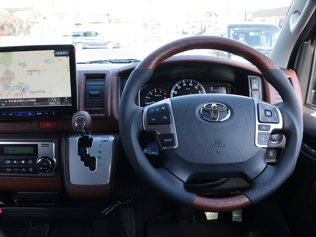 令和８年式ハイエースVアースカラーパッケージ２８００ディーゼル４WDブラックエディション完成！新品オリジナルバンパー新品オリジナル１６インチアルミ新品１６インチタイヤ新品オリジナルテールベットKIT