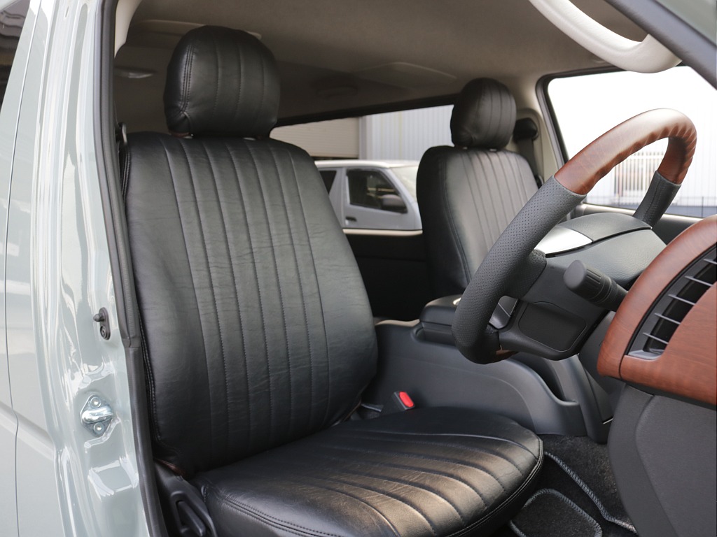 令和８年式ハイエースVアースカラーパッケージ２８００ディーゼル４WDブラックエディション完成！新品オリジナルバンパー新品オリジナル１６インチアルミ新品１６インチタイヤ新品オリジナルテールベットKIT