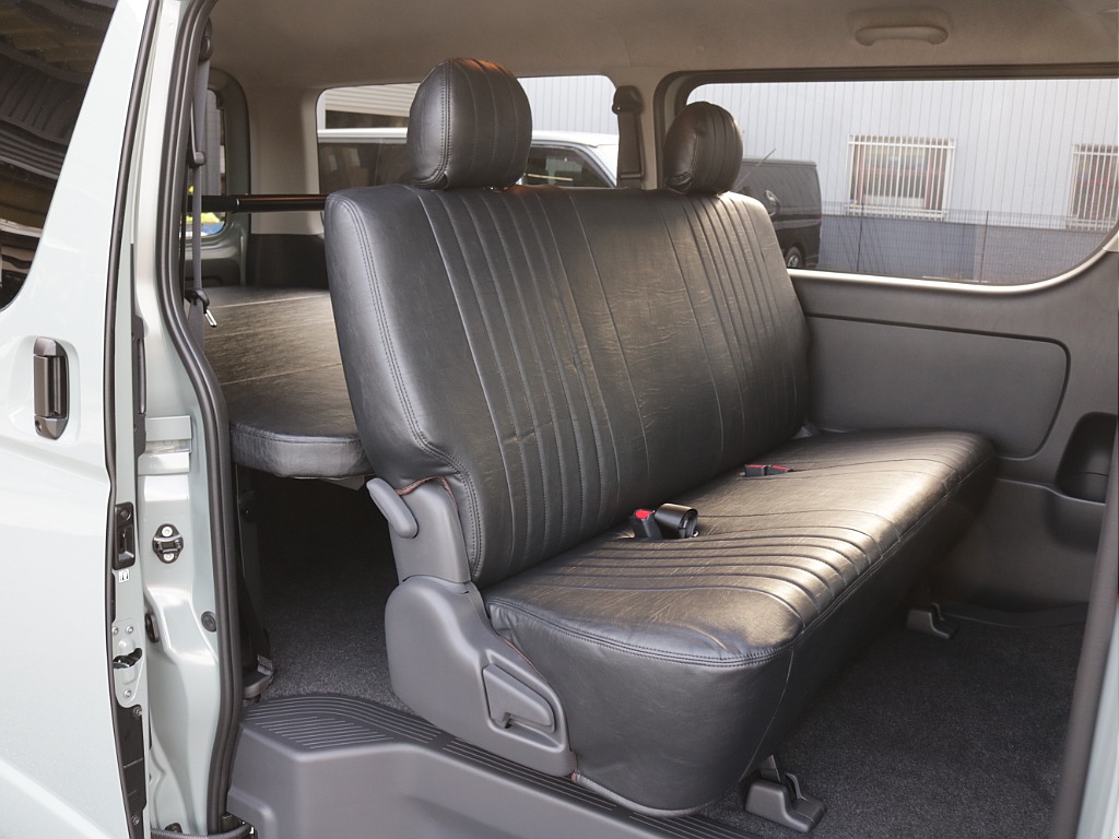 令和８年式ハイエースVアースカラーパッケージ２８００ディーゼル４WDブラックエディション完成！新品オリジナルバンパー新品オリジナル１６インチアルミ新品１６インチタイヤ新品オリジナルテールベットKIT