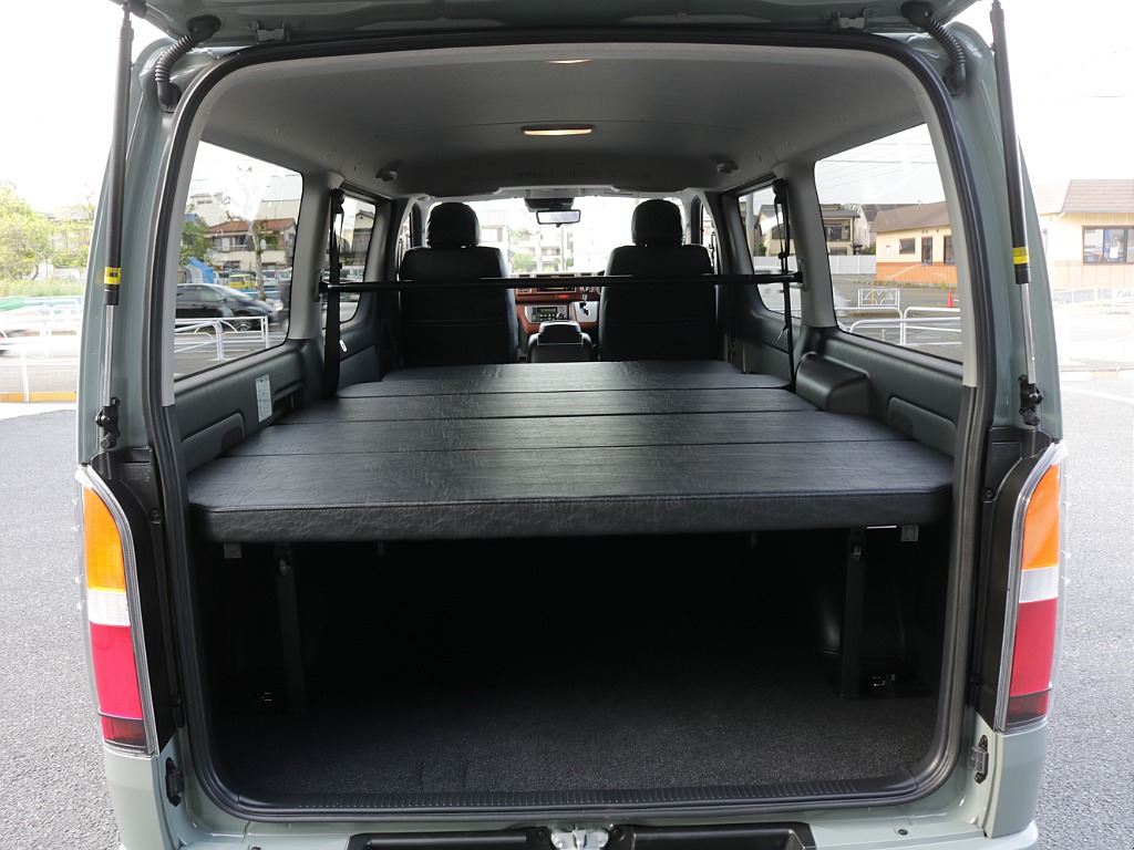 令和８年式ハイエースVアースカラーパッケージ２８００ディーゼル４WDブラックエディション完成！新品オリジナルバンパー新品オリジナル１６インチアルミ新品１６インチタイヤ新品オリジナルテールベットKIT