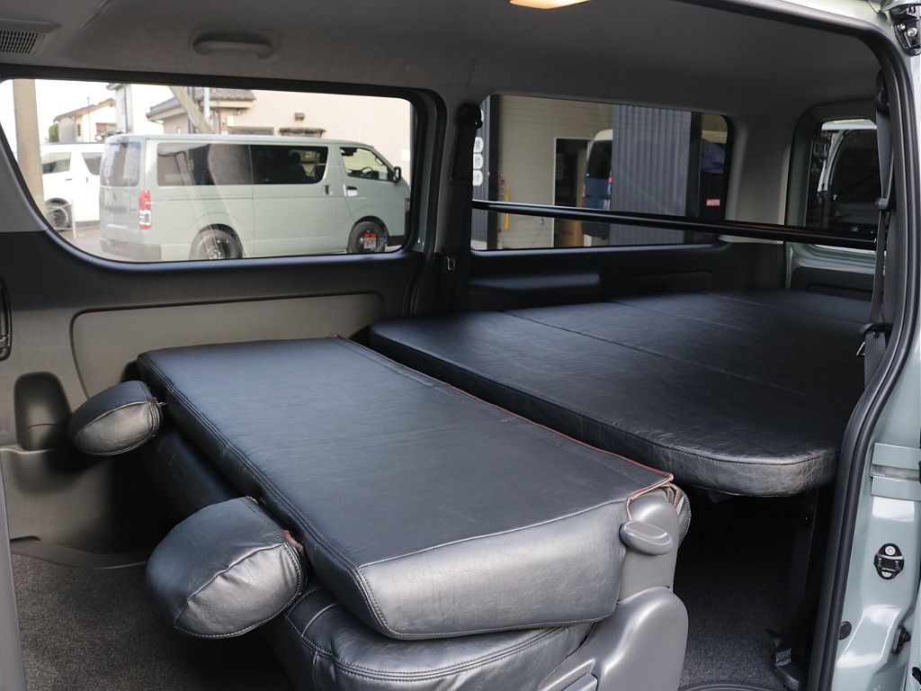 令和８年式ハイエースVアースカラーパッケージ２８００ディーゼル４WDブラックエディション完成！新品オリジナルバンパー新品オリジナル１６インチアルミ新品１６インチタイヤ新品オリジナルテールベットKIT