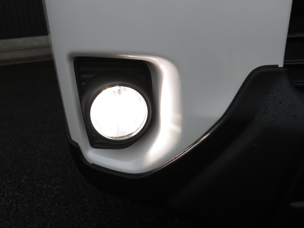 令和２年式ワゴンＧＬ２７００ガソリン４ＷＤブラックエディション完成！！ファブレス１７インチアルミ新品オリジナルバンパー新品オーバーフェンダー新品オリジナルＬＥＤテール新品シートカバー装着済み！！