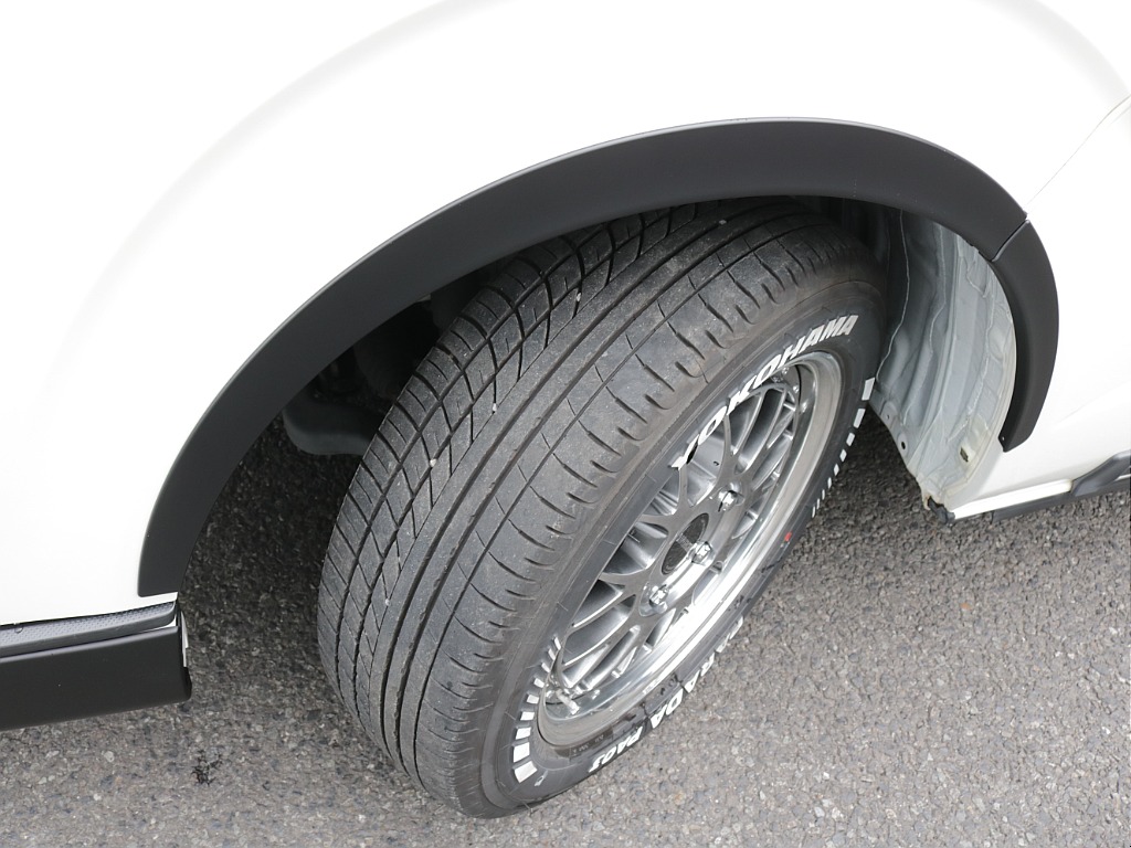 令和２年式ワゴンＧＬ２７００ガソリン４ＷＤブラックエディション完成！！ファブレス１７インチアルミ新品オリジナルバンパー新品オーバーフェンダー新品オリジナルＬＥＤテール新品シートカバー装着済み！！