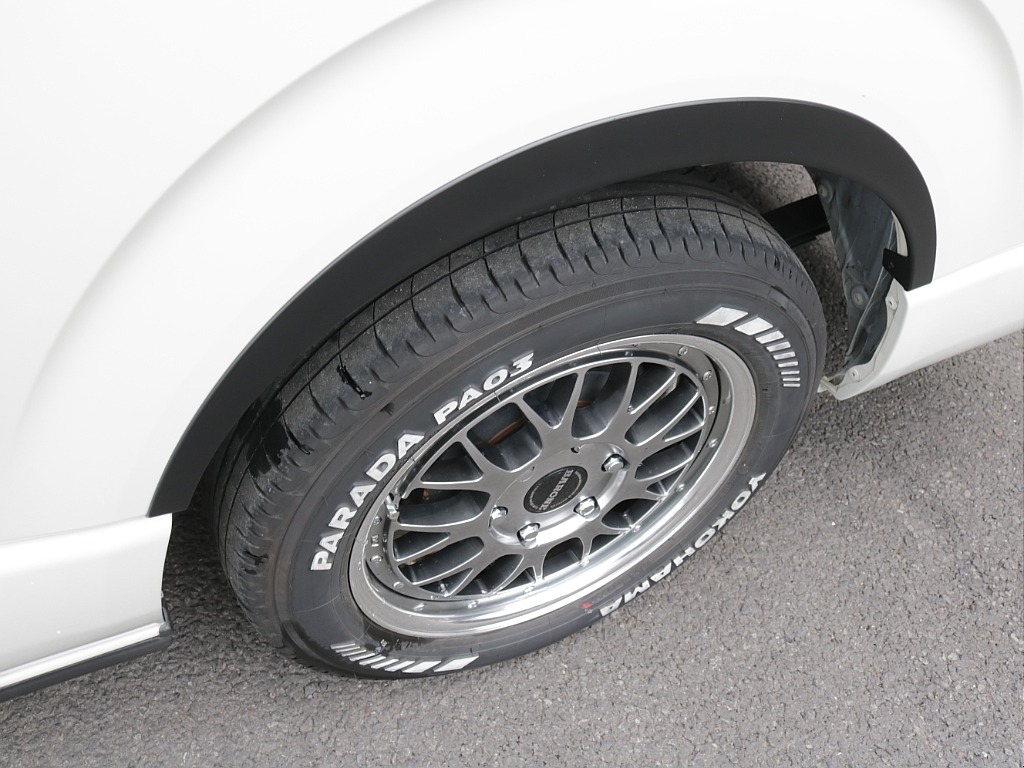 令和２年式ワゴンＧＬ２７００ガソリン４ＷＤブラックエディション完成！！ファブレス１７インチアルミ新品オリジナルバンパー新品オーバーフェンダー新品オリジナルＬＥＤテール新品シートカバー装着済み！！