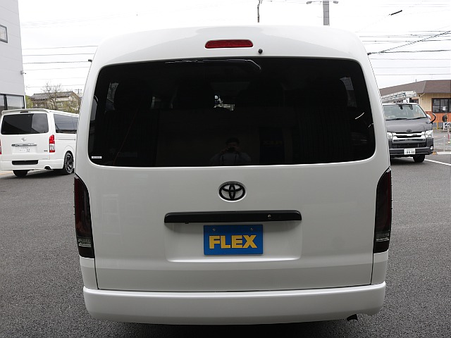 シンプルなリアビューになります！！