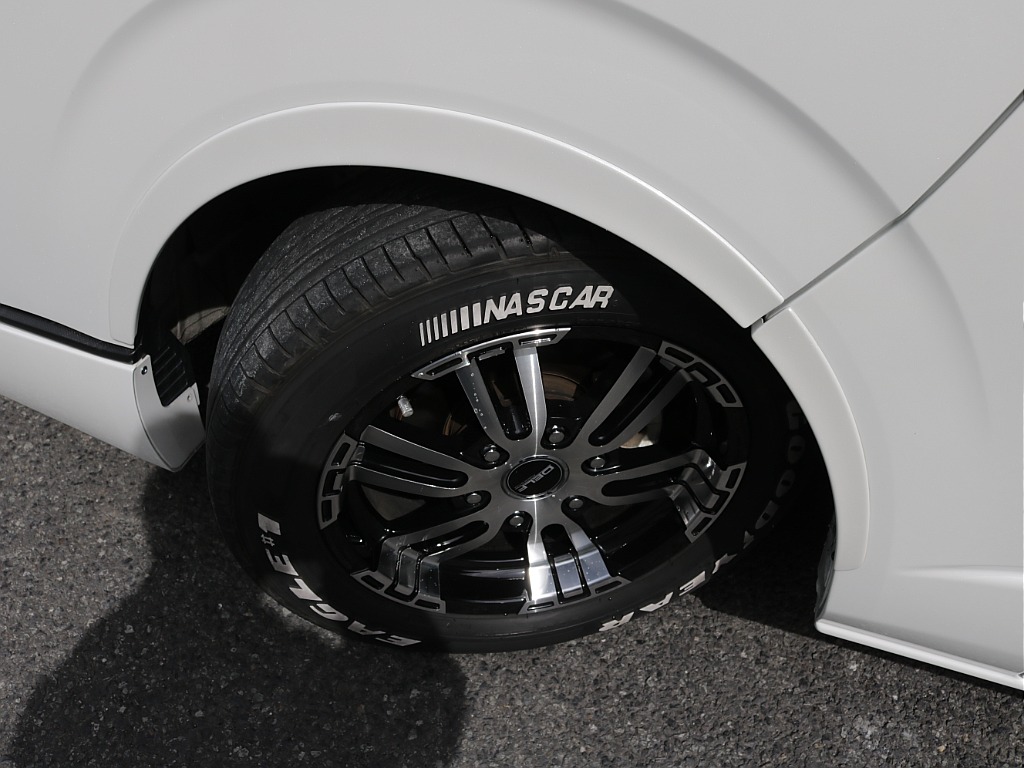 令和４年式ワゴンＧＬ２７００ガソリン２ＷＤファミリーに好評のＶｅｒ１シートアレンジ施工済み！４１５コブラスポイラー社外ボンネットオリジナルＬＥＤテール装備アルパインＢＩＧ－Ｘ１１インチナビフリップ装備