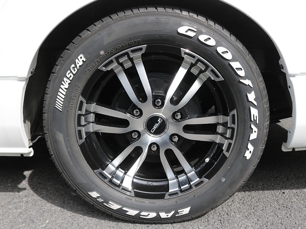 令和４年式ワゴンＧＬ２７００ガソリン２ＷＤファミリーに好評のＶｅｒ１シートアレンジ施工済み！４１５コブラスポイラー社外ボンネットオリジナルＬＥＤテール装備アルパインＢＩＧ－Ｘ１１インチナビフリップ装備