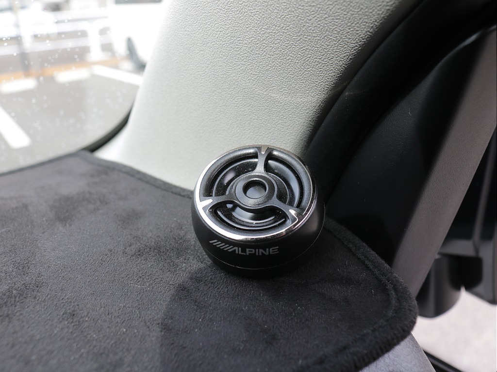 令和４年式ワゴンＧＬ２７００ガソリン２ＷＤファミリーに好評のＶｅｒ１シートアレンジ施工済み！４１５コブラスポイラー社外ボンネットオリジナルＬＥＤテール装備アルパインＢＩＧ－Ｘ１１インチナビフリップ装備